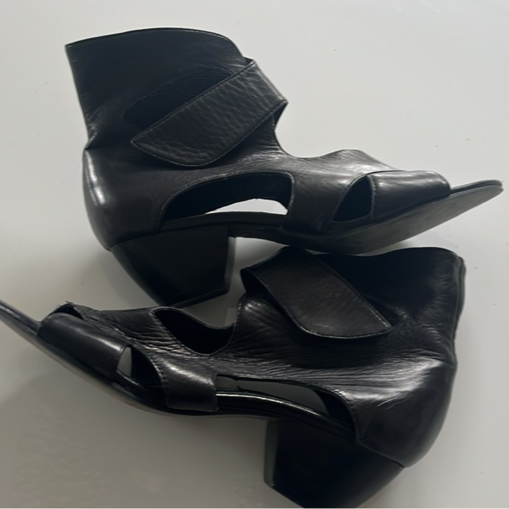 Women's Black Leather Ankle Cutout sandals